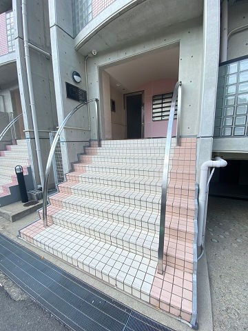 西宮市門戸荘の賃貸マンションの外観