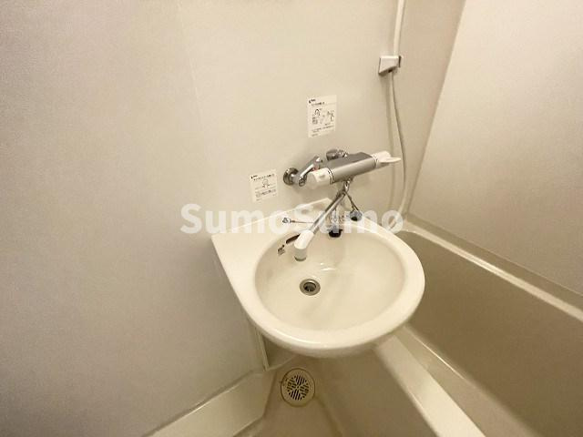 西宮市今津水波町のアパートの洗面所