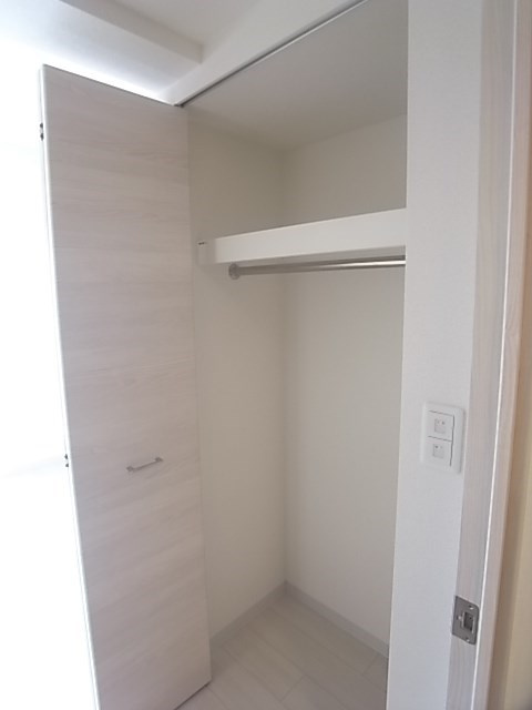 神戸市兵庫区西出町２丁目の賃貸マンションの収納