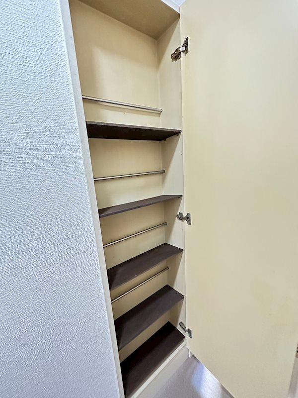 神戸市灘区桜口町２丁目の賃貸マンションの収納