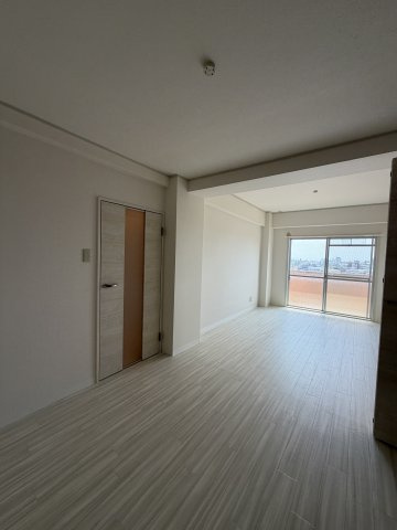 神戸市須磨区若木町１丁目の賃貸マンションの居間・リビング