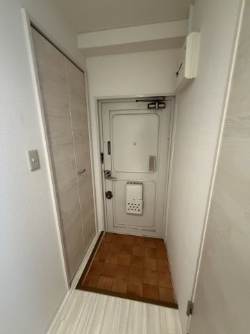 神戸市須磨区若木町１丁目の賃貸マンションの玄関