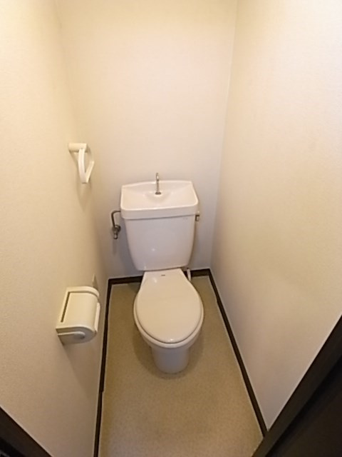 神戸市兵庫区水木通４丁目の賃貸マンションのトイレ|清潔感のあるトイレです