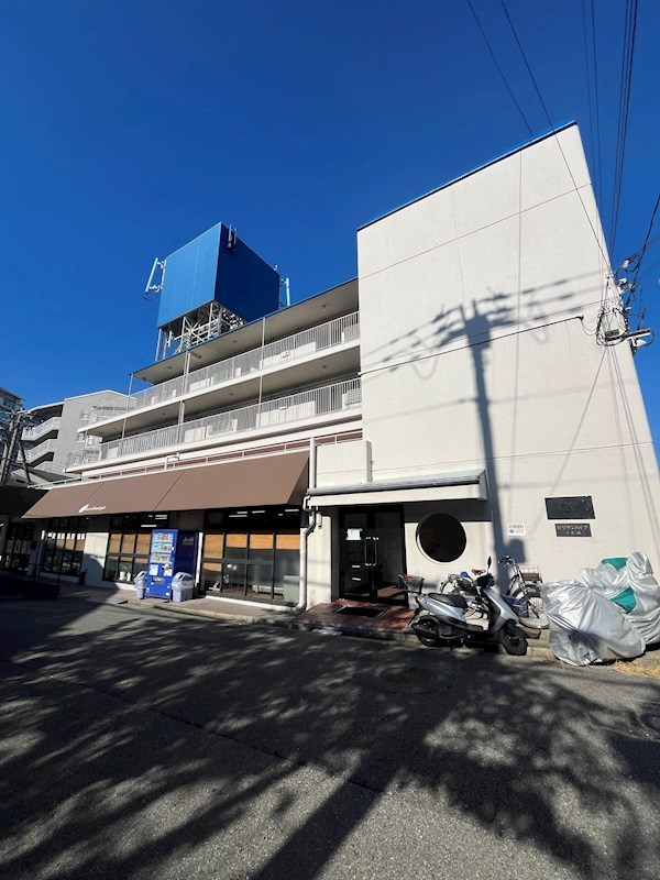 惣町サンハイツの外観