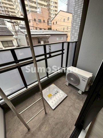 神戸市兵庫区湊町４丁目の賃貸マンションのバルコニー
