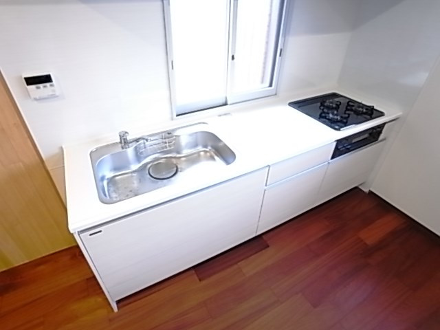 西宮市南昭和町の一戸建てのキッチン