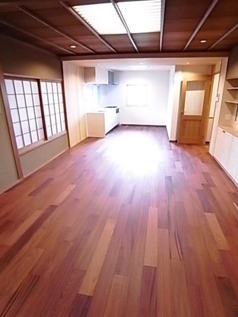 西宮市南昭和町の一戸建ての居間・リビング