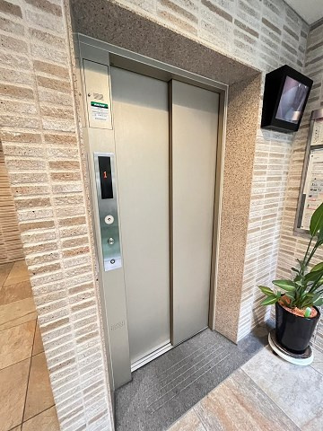 西宮市甲子園口１丁目の賃貸マンションの外観