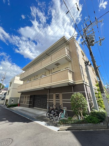 西宮市甲子園口１丁目の賃貸マンションの外観