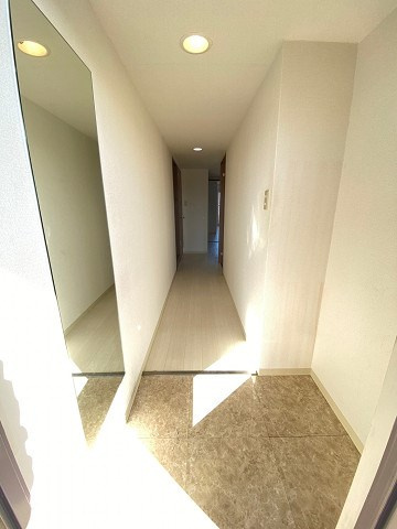 西宮市久保町の賃貸マンションの玄関