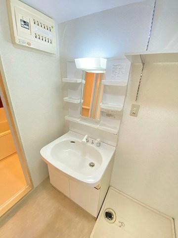 西宮市久保町の賃貸マンションの洗面所