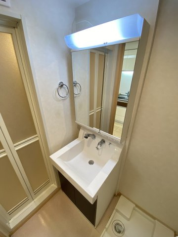 西宮市越水町の賃貸マンションの洗面所