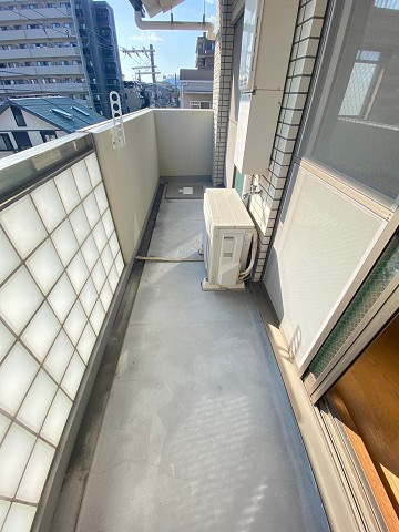 西宮市南昭和町の賃貸マンションのバルコニー