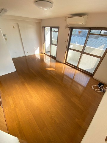 西宮市南昭和町の賃貸マンションの居間・リビング