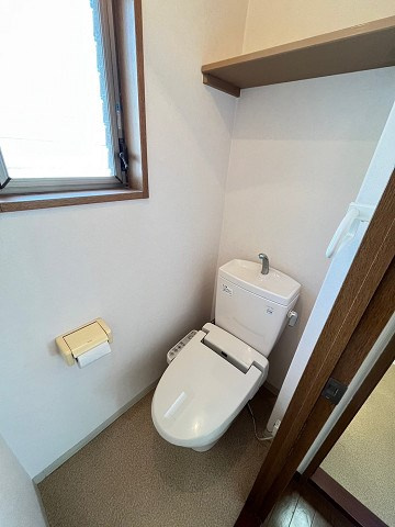 西宮市南昭和町の賃貸マンションのトイレ