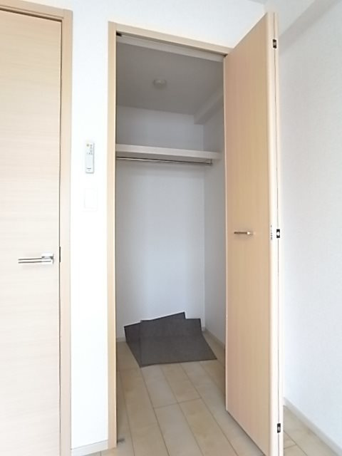 西宮市門前町のアパートの収納