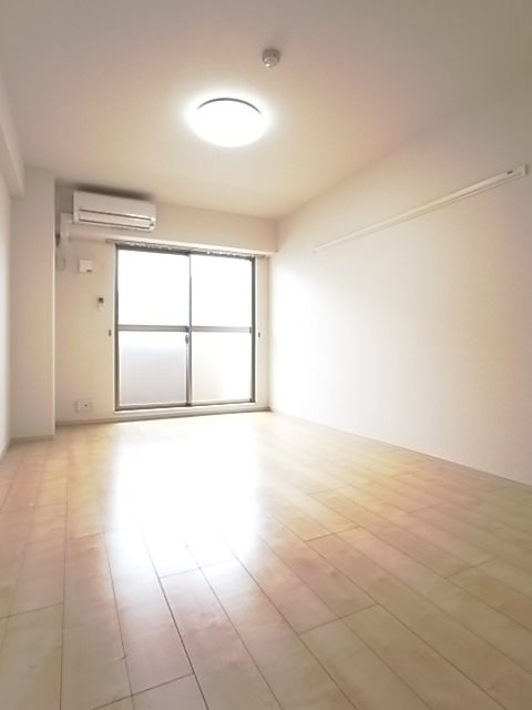 西宮市門前町のアパートの寝室