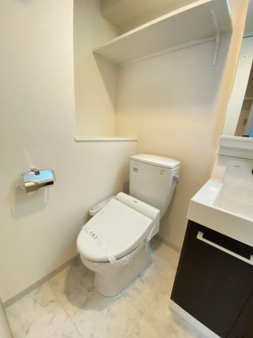 大阪市中央区糸屋町１丁目の賃貸マンションのトイレ