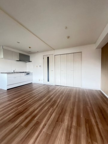 神戸市兵庫区水木通６丁目の賃貸マンションの居間・リビング|こちらの居間で趣味の時間をお楽しみください
