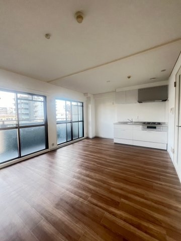 神戸市兵庫区水木通６丁目の賃貸マンションの居間・リビング|ゆったり過ごせる居間です