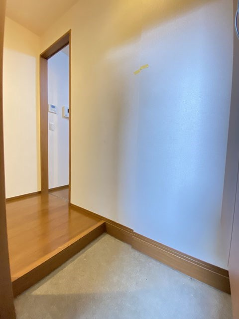 プリムローズ(昭和通)の玄関|収納もある玄関です