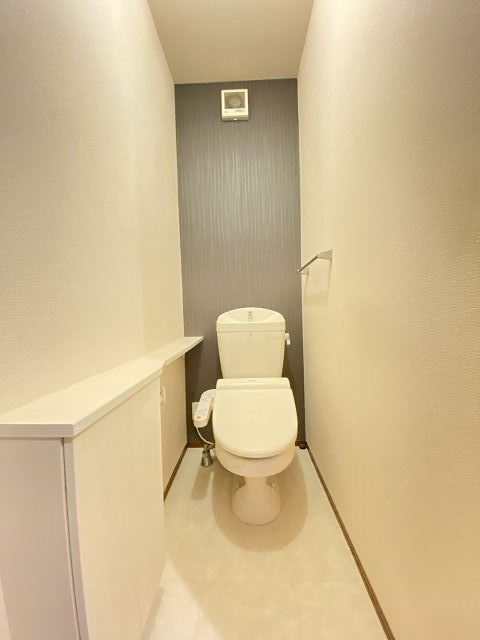 プリムローズ(昭和通)のトイレ|落ち着いた色調のトイレです