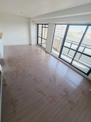 西宮市広田町の賃貸マンションの居間・リビング