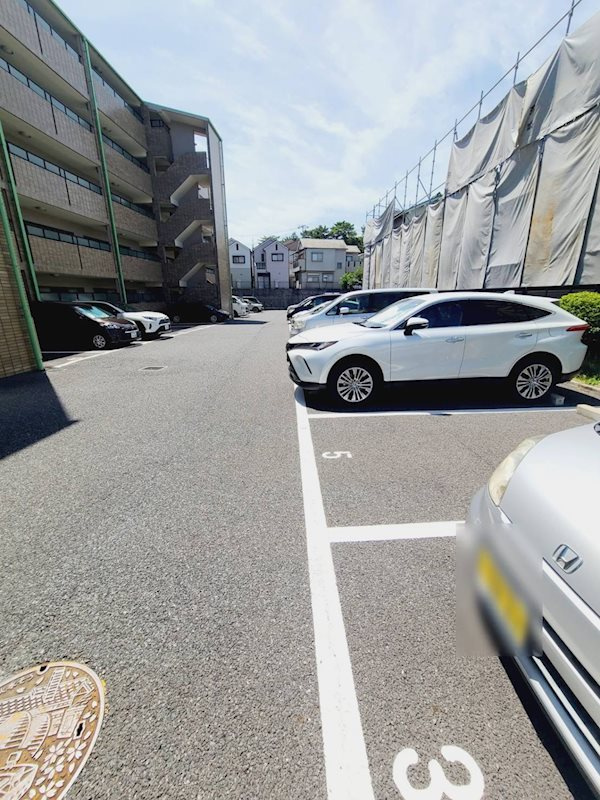 西宮市広田町の賃貸マンションの駐車場