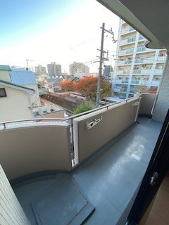 サンプラザ本山南のバルコニー