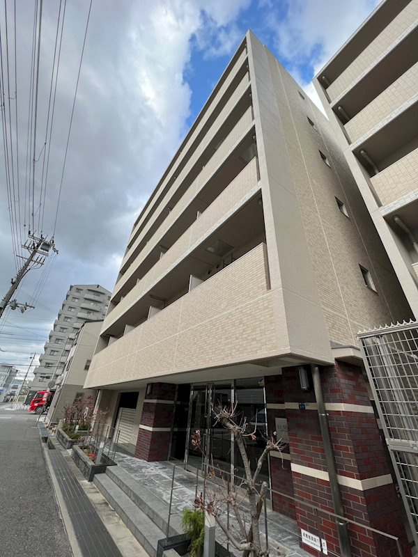 神戸市灘区記田町３丁目の賃貸マンションの外観