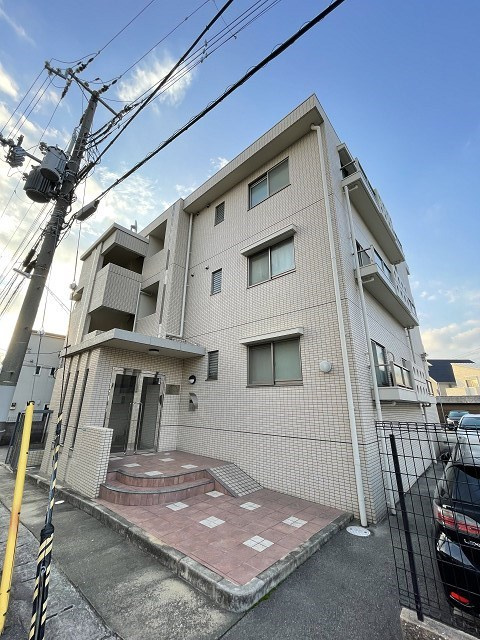 西宮市神園町のアパートの外観