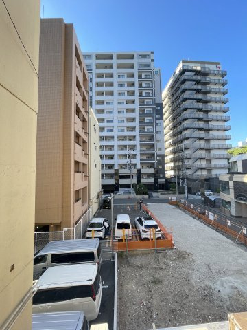ITビルの駐車場