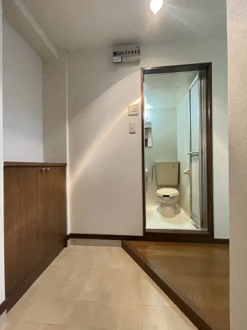 ITビルの玄関
