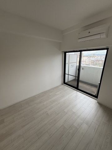 GRAND CINQ 02（クランサンクゼロツー）の居間・リビング|こちらの居間で趣味の時間をお楽しみください