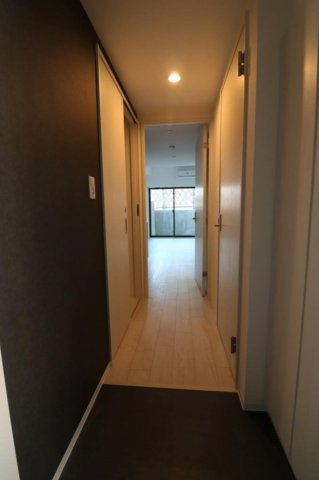GRAND CINQ 02（クランサンクゼロツー）の玄関