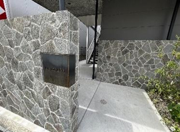 Espacio御幣島のエントランス
