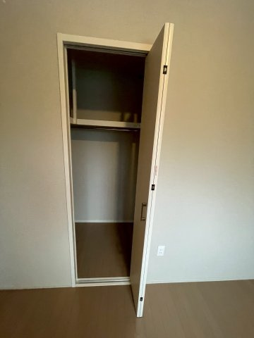 尼崎市武庫町１丁目の賃貸マンションの収納