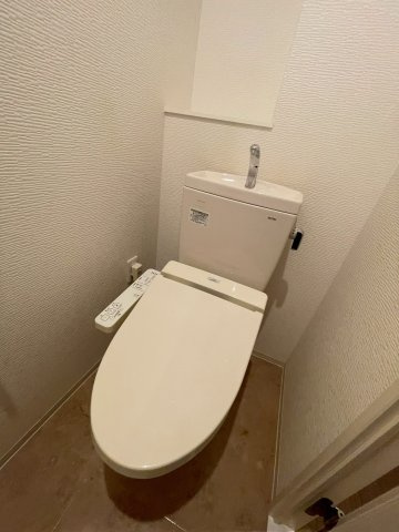 尼崎市武庫町１丁目の賃貸マンションのトイレ