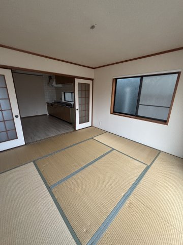 フジマンション(道意町)の和室