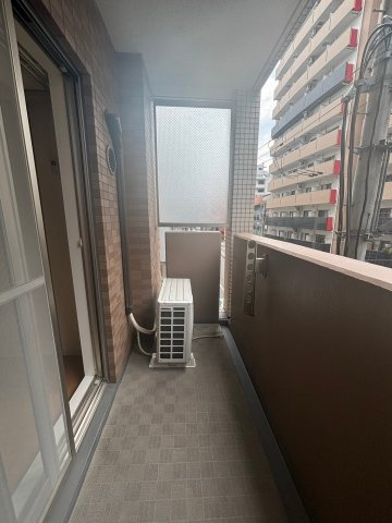 ジュネーゼグラン上本町のバルコニー