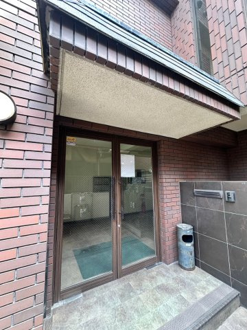 ロイヤル甲子園のエントランス