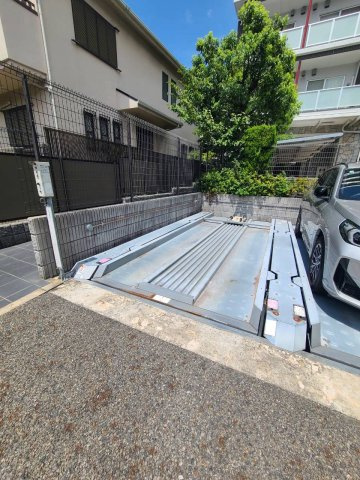 プライマル西宮夙川（旧サムティ夙川レジデンス）の駐車場