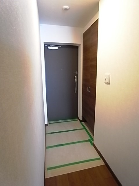 レジェンダリー甲子園浦風町の玄関