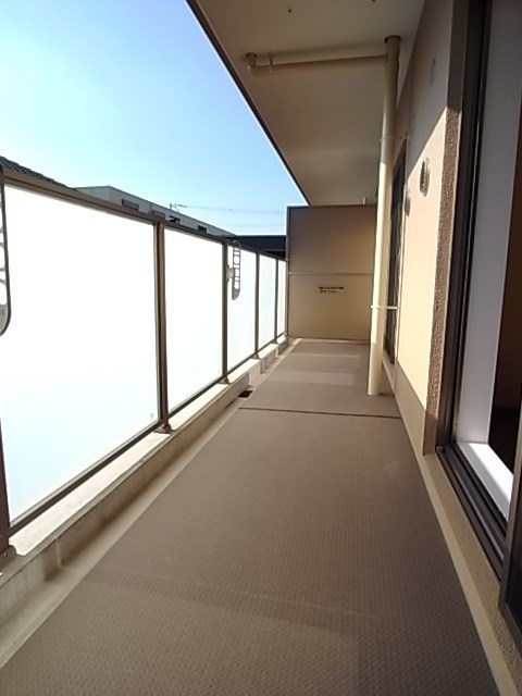 レジェンダリー甲子園浦風町のバルコニー