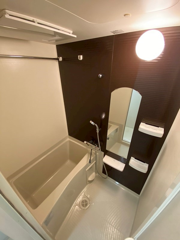 Luxe芦屋南の浴室
