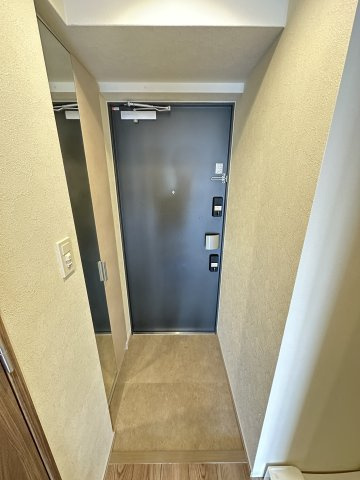 プレリス阿波座Bloomの玄関