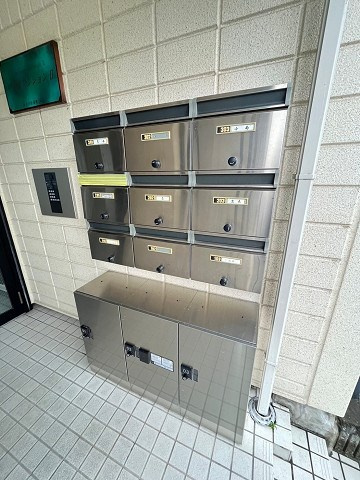 西宮市松並町の賃貸マンションの外観