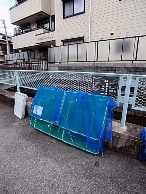 西宮市松並町の賃貸マンションの外観