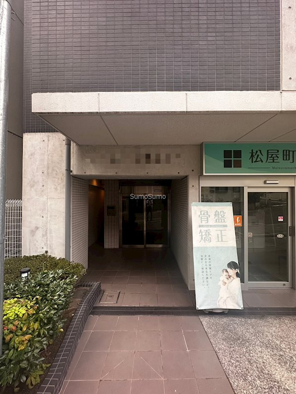 フォーゼ安堂寺のエントランス