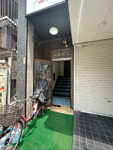 平田ビルのエントランス